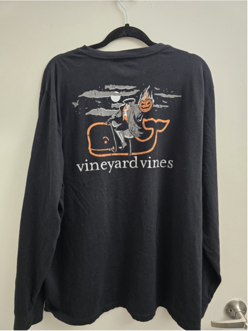 Vineyard Vines Halloween Headless Horseman Whale Long Sleeve Pocket Tee XL